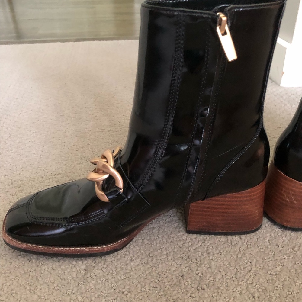 Black Steve Madden Loreen boots size 9. Patten Leather